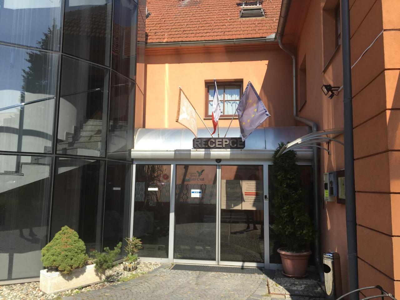 Zámecký Hotel Zlatý Orel Hranice (Olomouc) Exterior foto