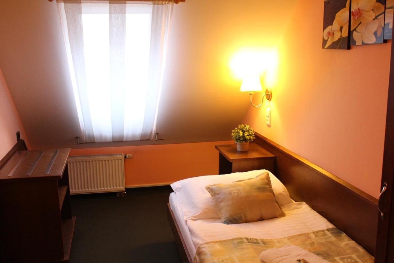 Zámecký Hotel Zlatý Orel Hranice (Olomouc) Exterior foto