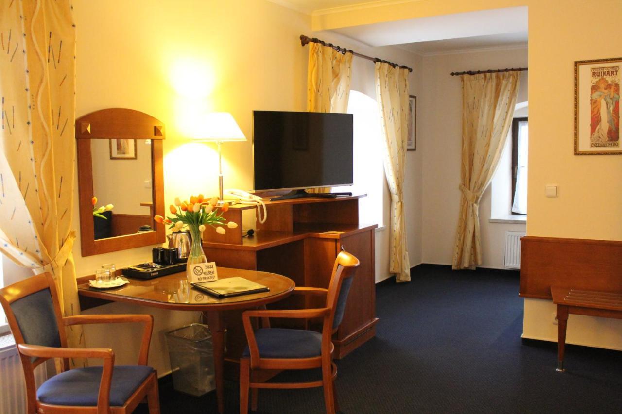 Zámecký Hotel Zlatý Orel Hranice (Olomouc) Exterior foto
